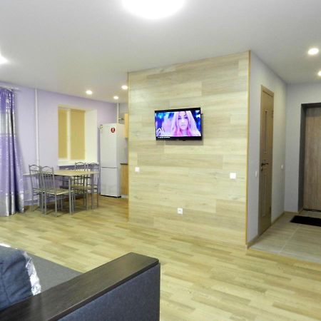 3-Room Apartment Near Inturist On Sobornyi Avenue 156, By Grandhome Zaporizhia 외부 사진