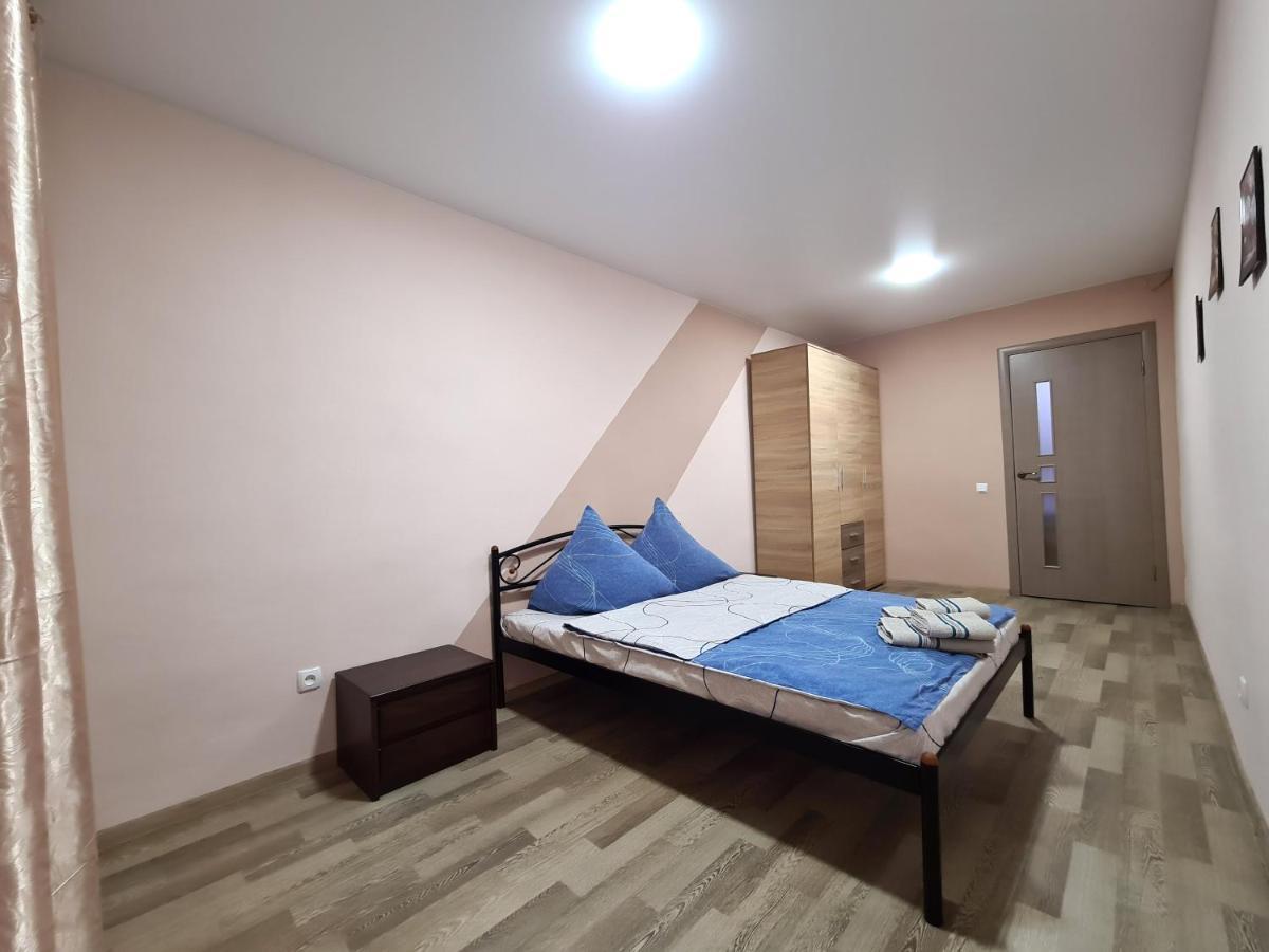 3-Room Apartment Near Inturist On Sobornyi Avenue 156, By Grandhome Zaporizhia 외부 사진