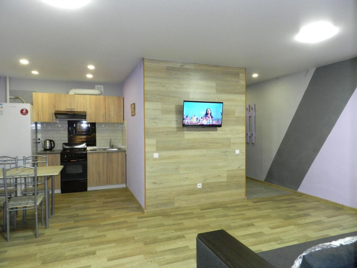 3-Room Apartment Near Inturist On Sobornyi Avenue 156, By Grandhome Zaporizhia 외부 사진