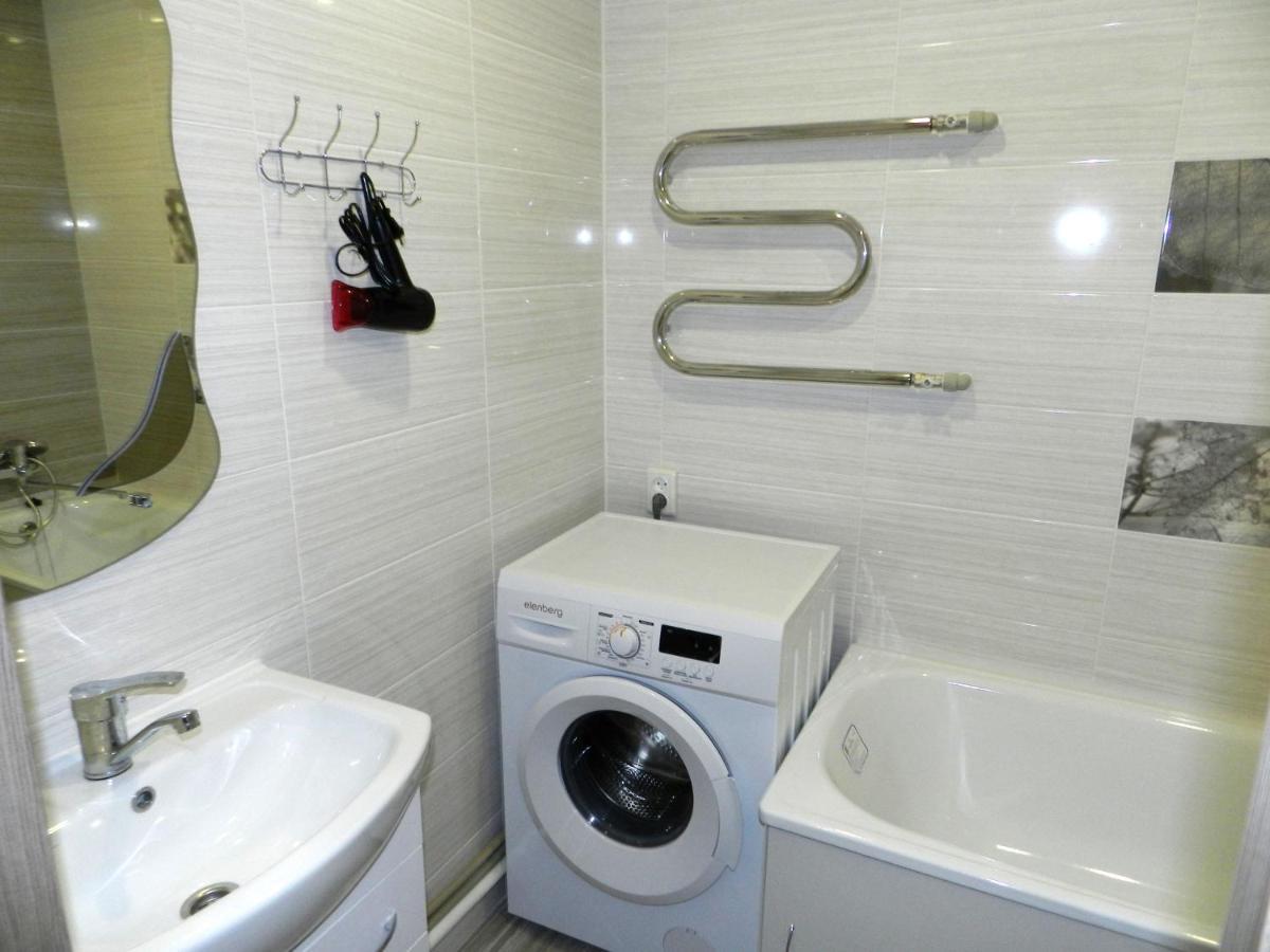 3-Room Apartment Near Inturist On Sobornyi Avenue 156, By Grandhome Zaporizhia 외부 사진