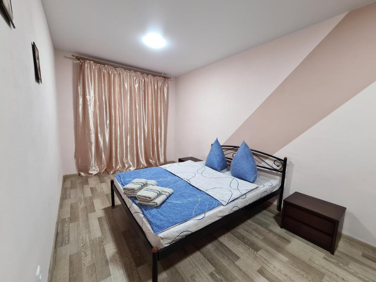 3-Room Apartment Near Inturist On Sobornyi Avenue 156, By Grandhome Zaporizhia 외부 사진